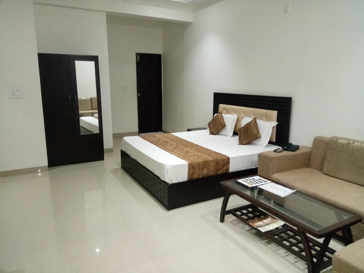 Hotel Anamsa Residency Vrindāvan Exteriér fotografie